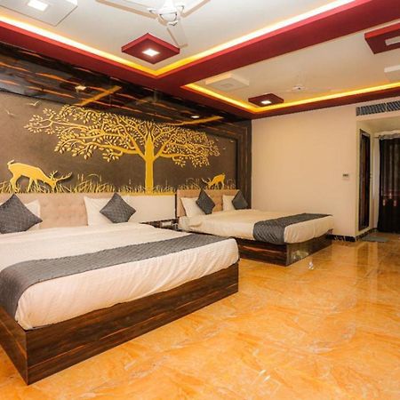 Hotel Eagle Inn Удайпур Екстериор снимка