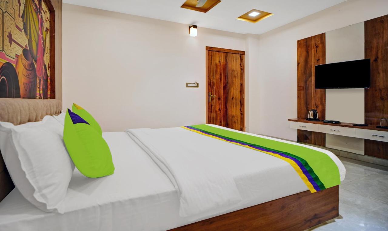 Hotel Eagle Inn Удайпур Екстериор снимка