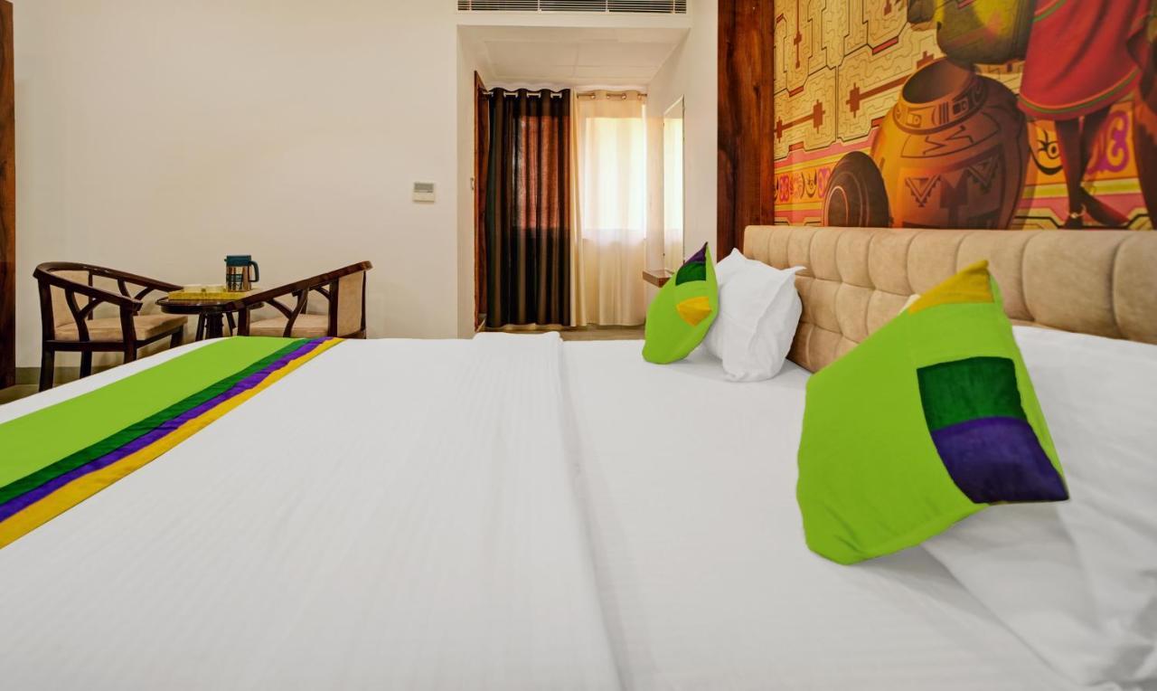 Hotel Eagle Inn Удайпур Екстериор снимка
