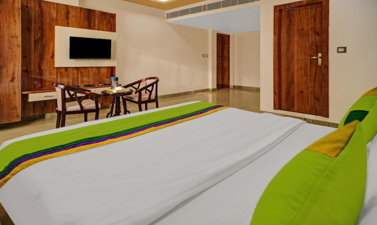 Hotel Eagle Inn Удайпур Екстериор снимка