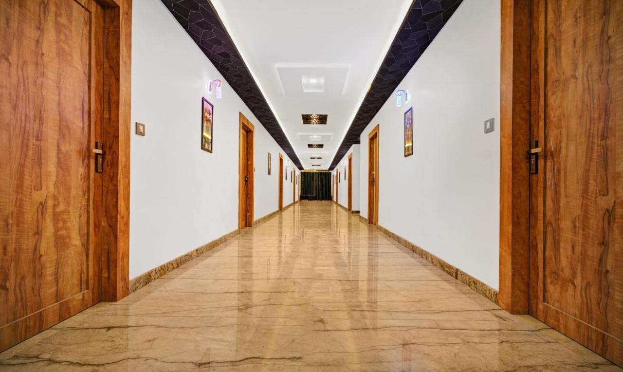 Hotel Eagle Inn Удайпур Екстериор снимка