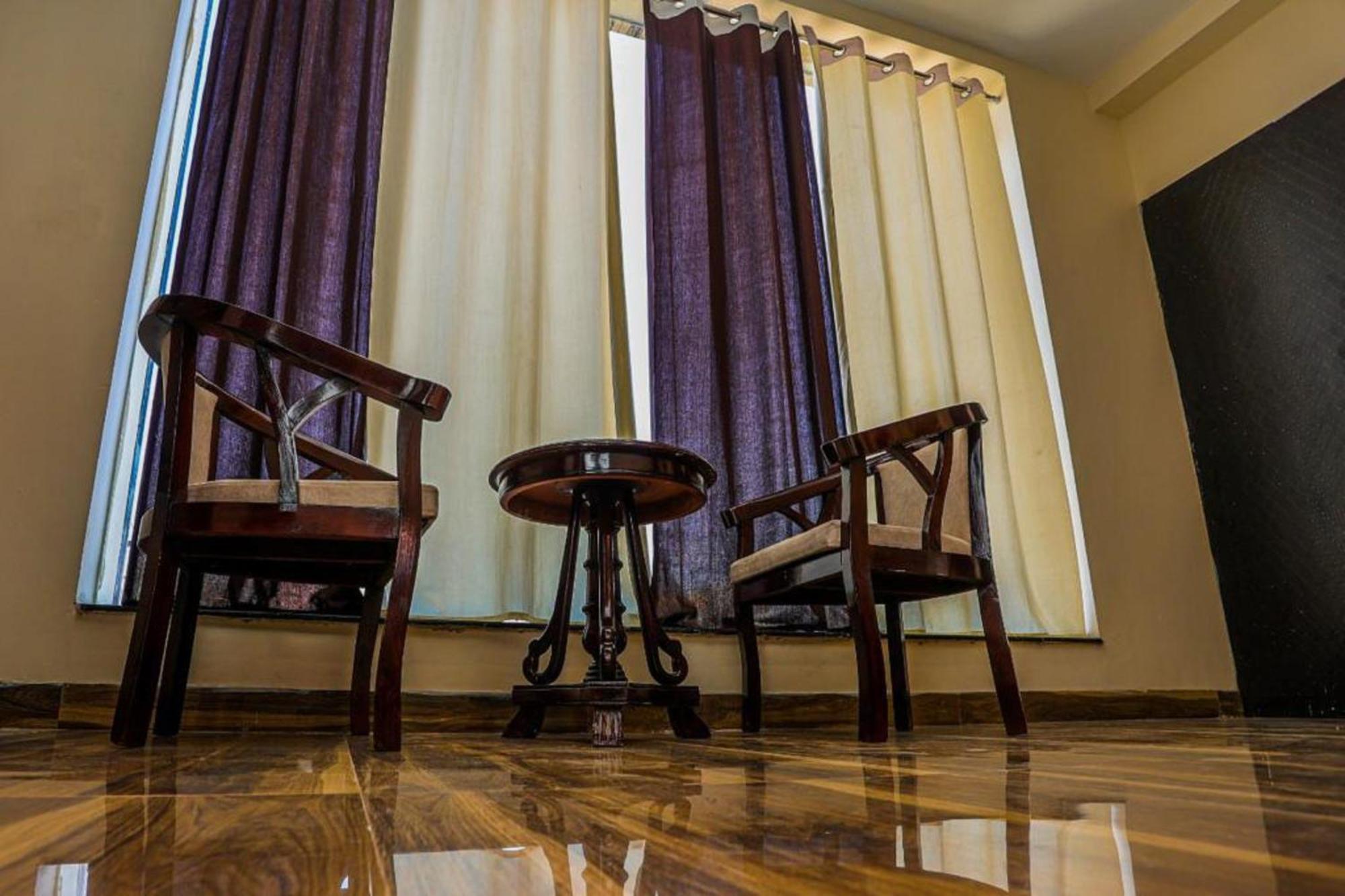 Hotel Eagle Inn Удайпур Екстериор снимка