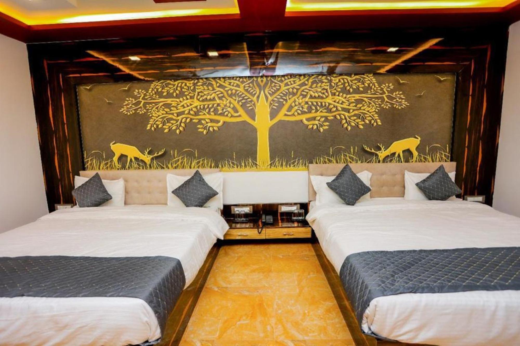 Hotel Eagle Inn Удайпур Екстериор снимка
