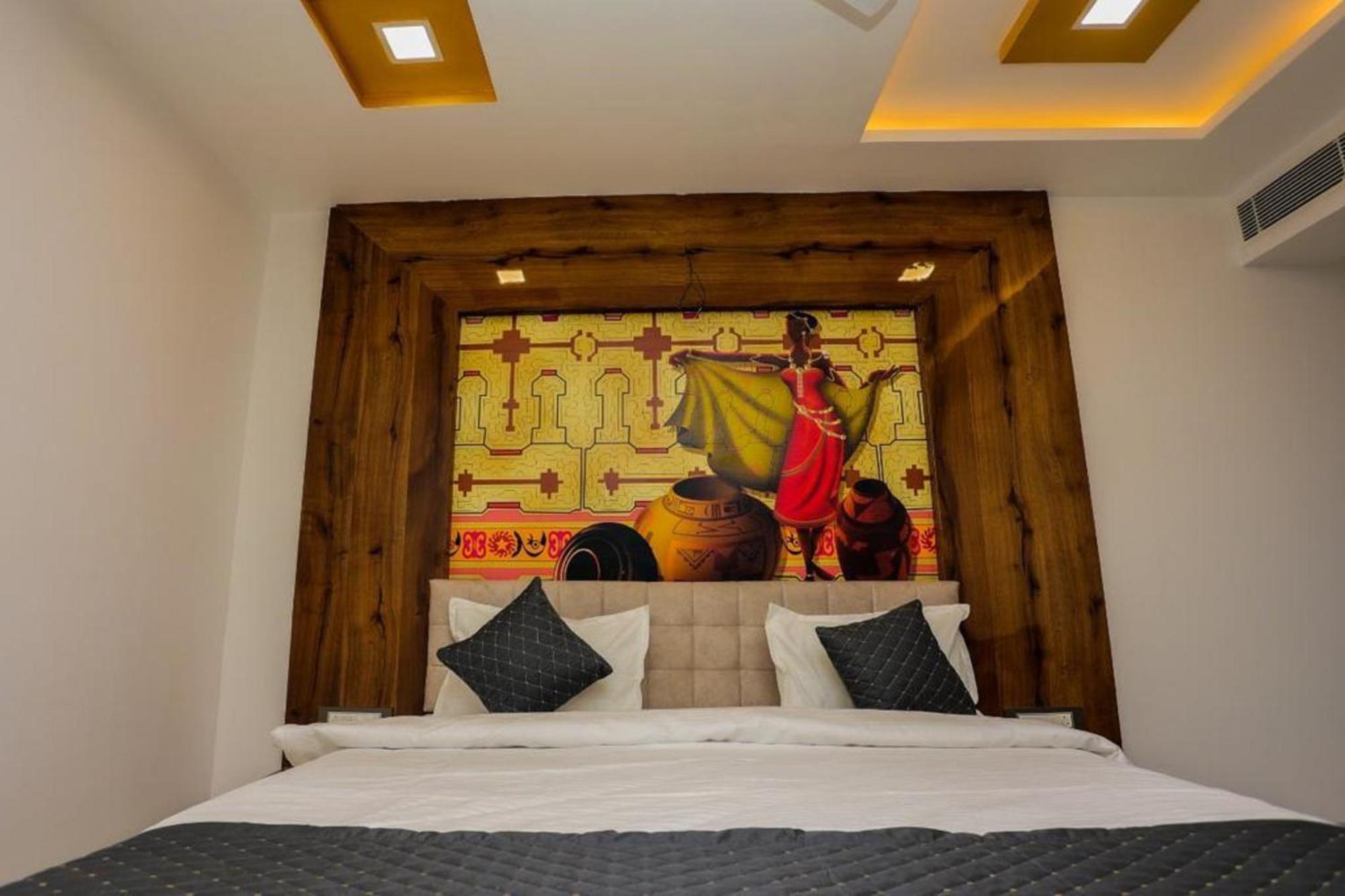 Hotel Eagle Inn Удайпур Екстериор снимка